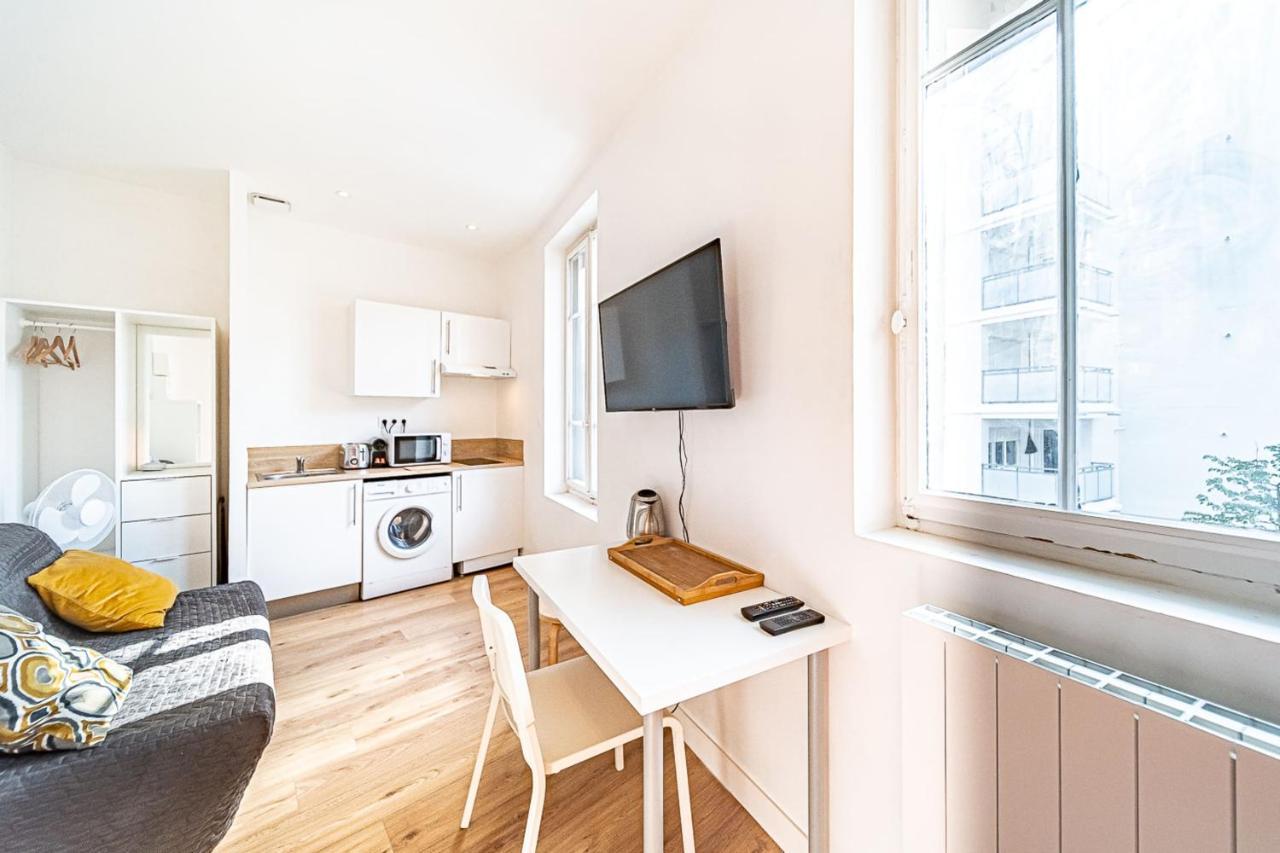 Le Debourg - Studio Tout Proche Metro B Lyon Exterior photo